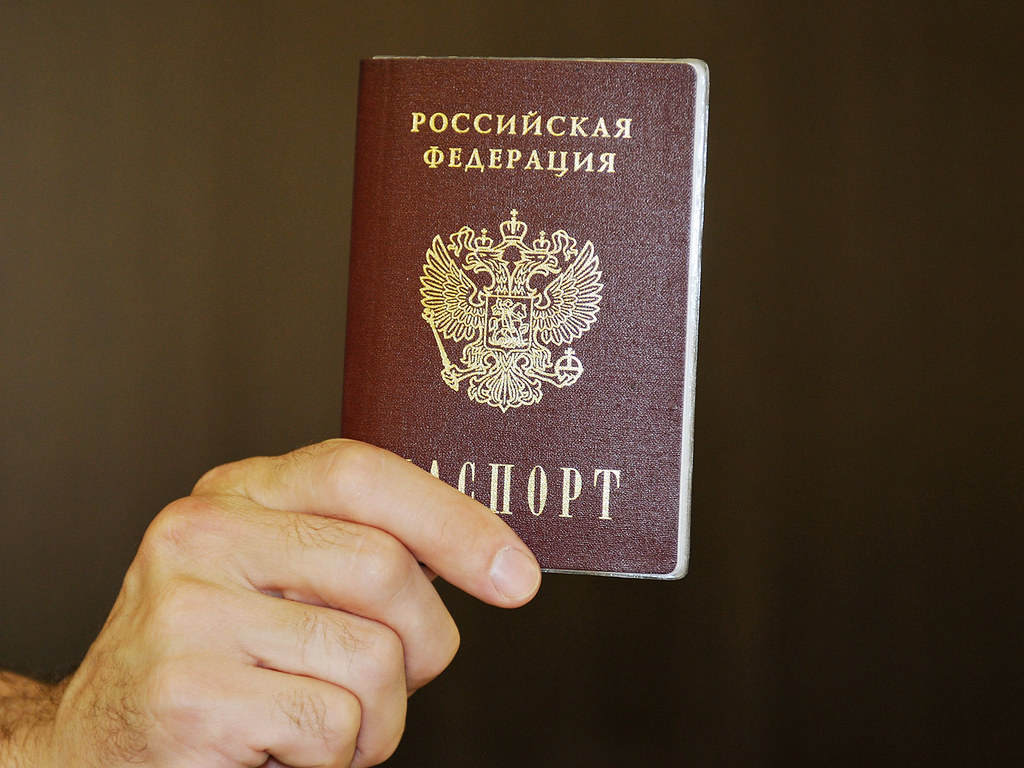 Что делать мигранту, если он в России потерял паспорт своей страны. И как избежать депортации
