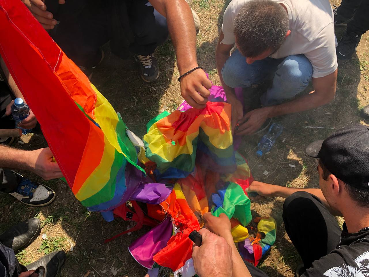 В Тбилиси представители правых сил сорвали Tbilisi Pride Fest - belsat.eu
