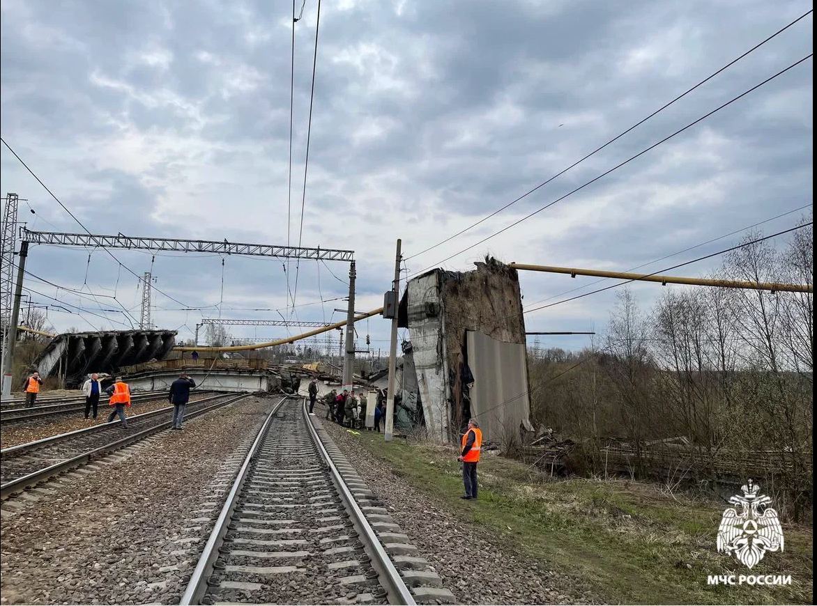 Pod Smoleńskiem zawalił się wiadukt. Zablokował trasę kolejową łączącą Moskwę z Warszawą