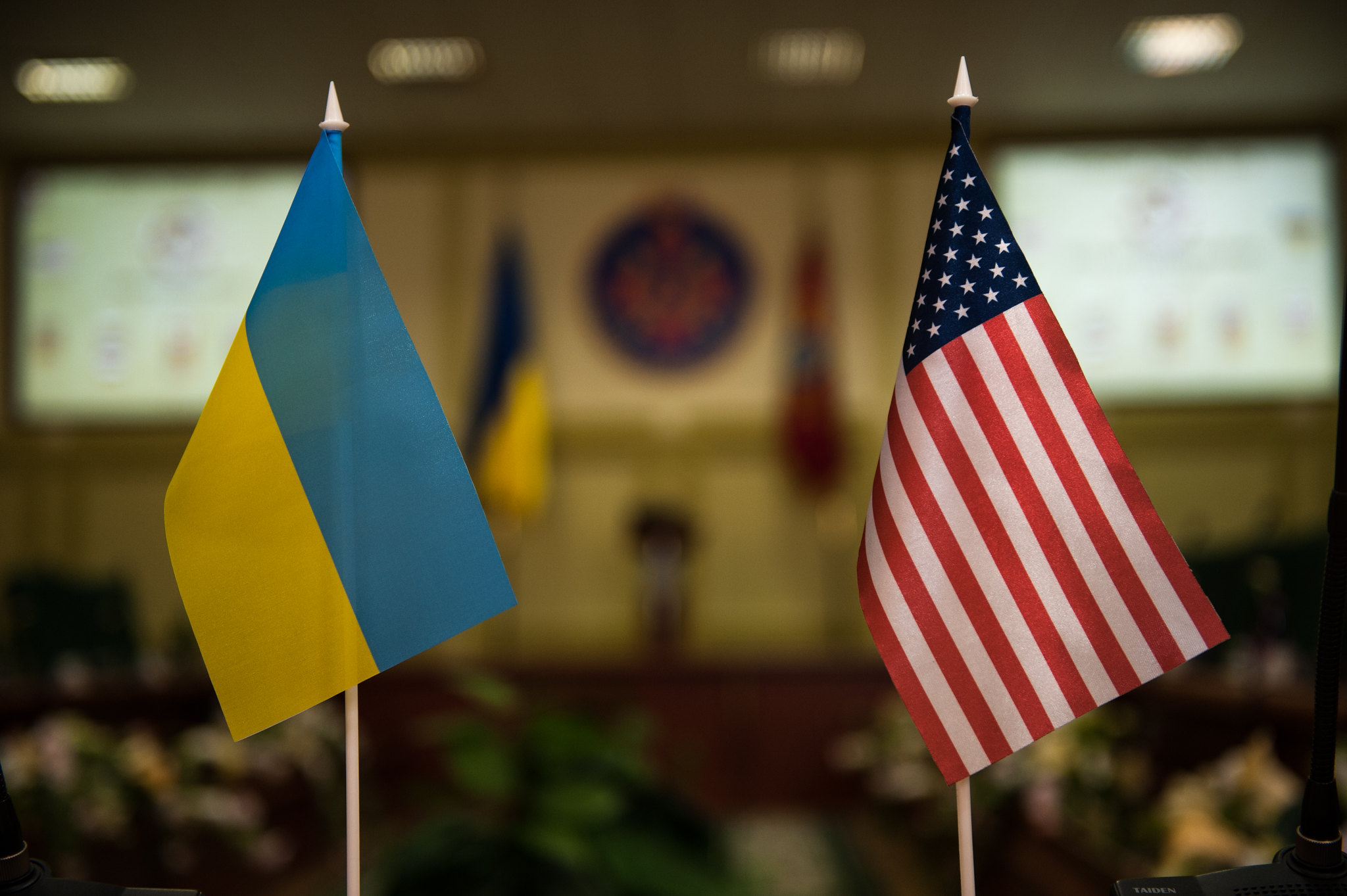 Сцягі Украіны і ЗША